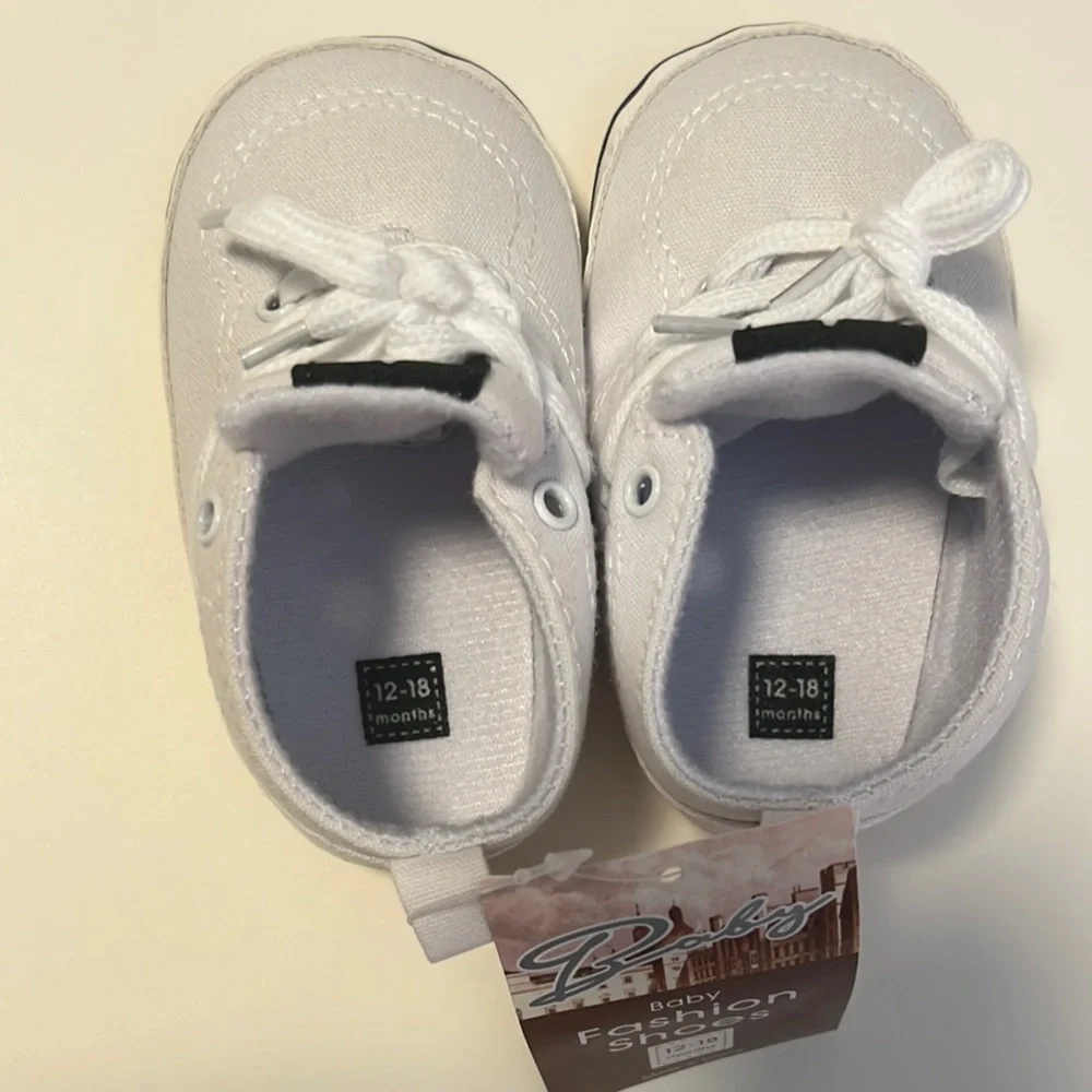 NWT Baby Pre-Walker White Shoes 12-18 months
